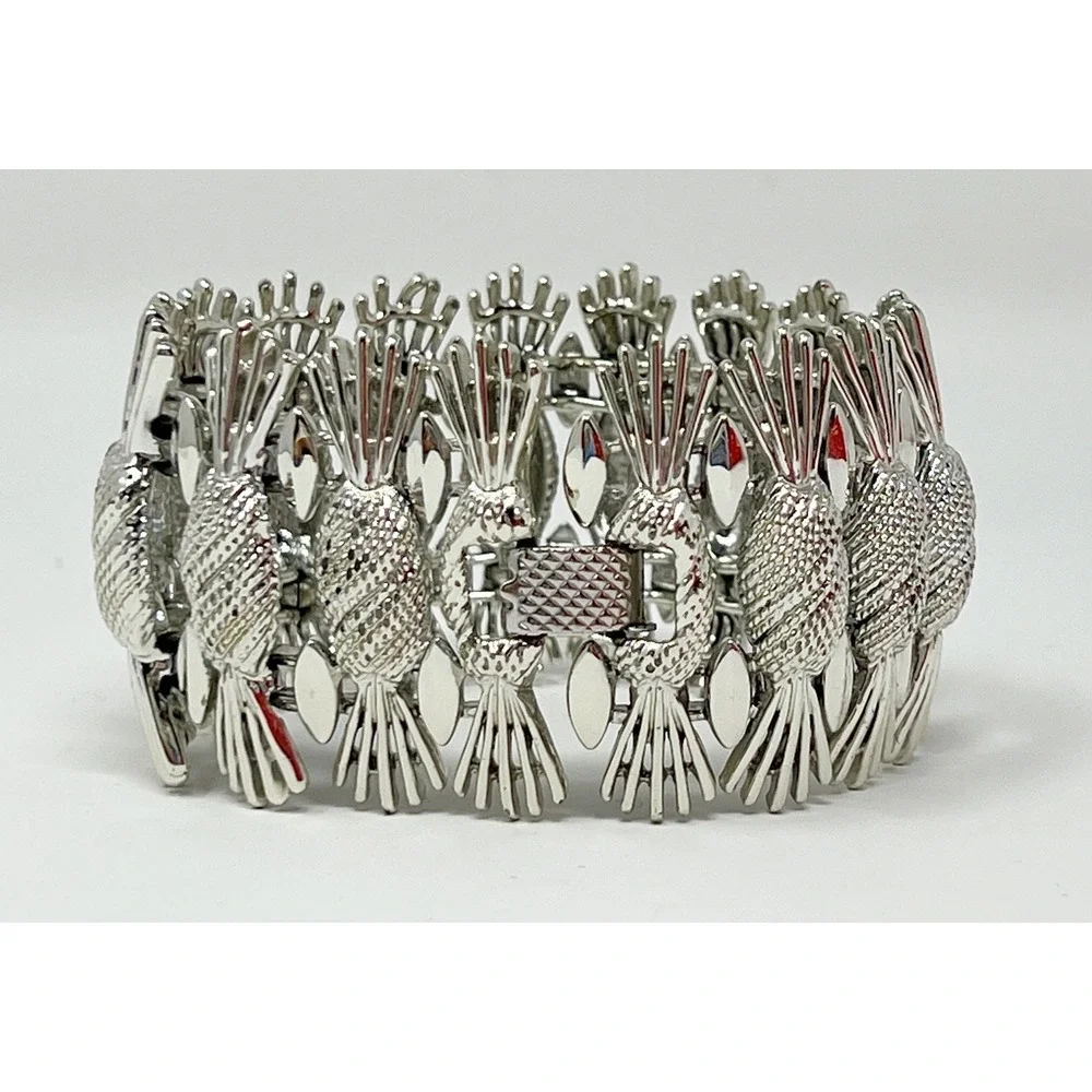 #102 Vintage Sarah Coventry Bracelet Wide Thick Pinapple Textured Silver Tone